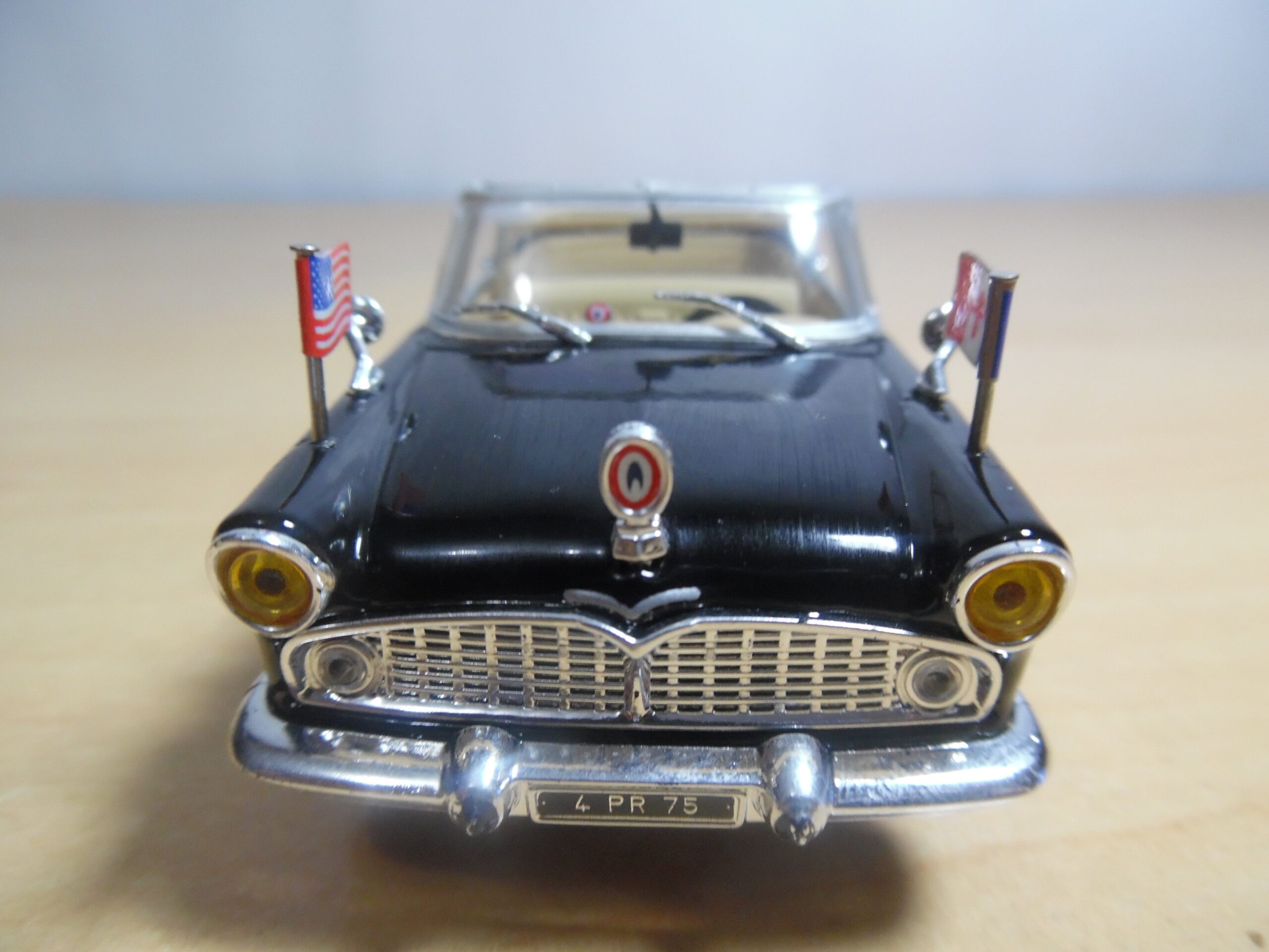 AUTO PRESIDENCIAL SIMCA CHAMBORD V-8 - Imagen 5