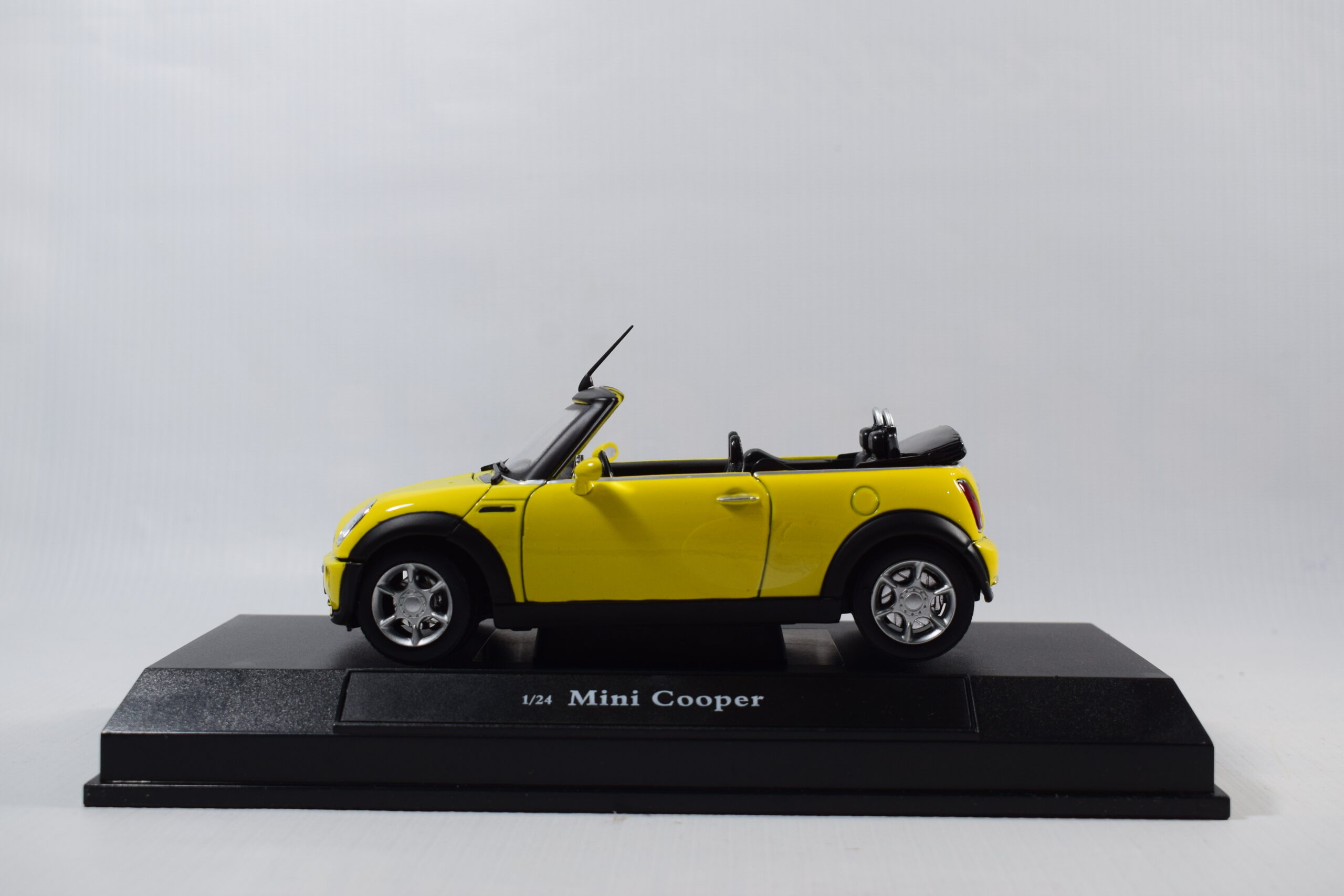 AUTO MINI COOPER CABRIOLET OPEN 2004