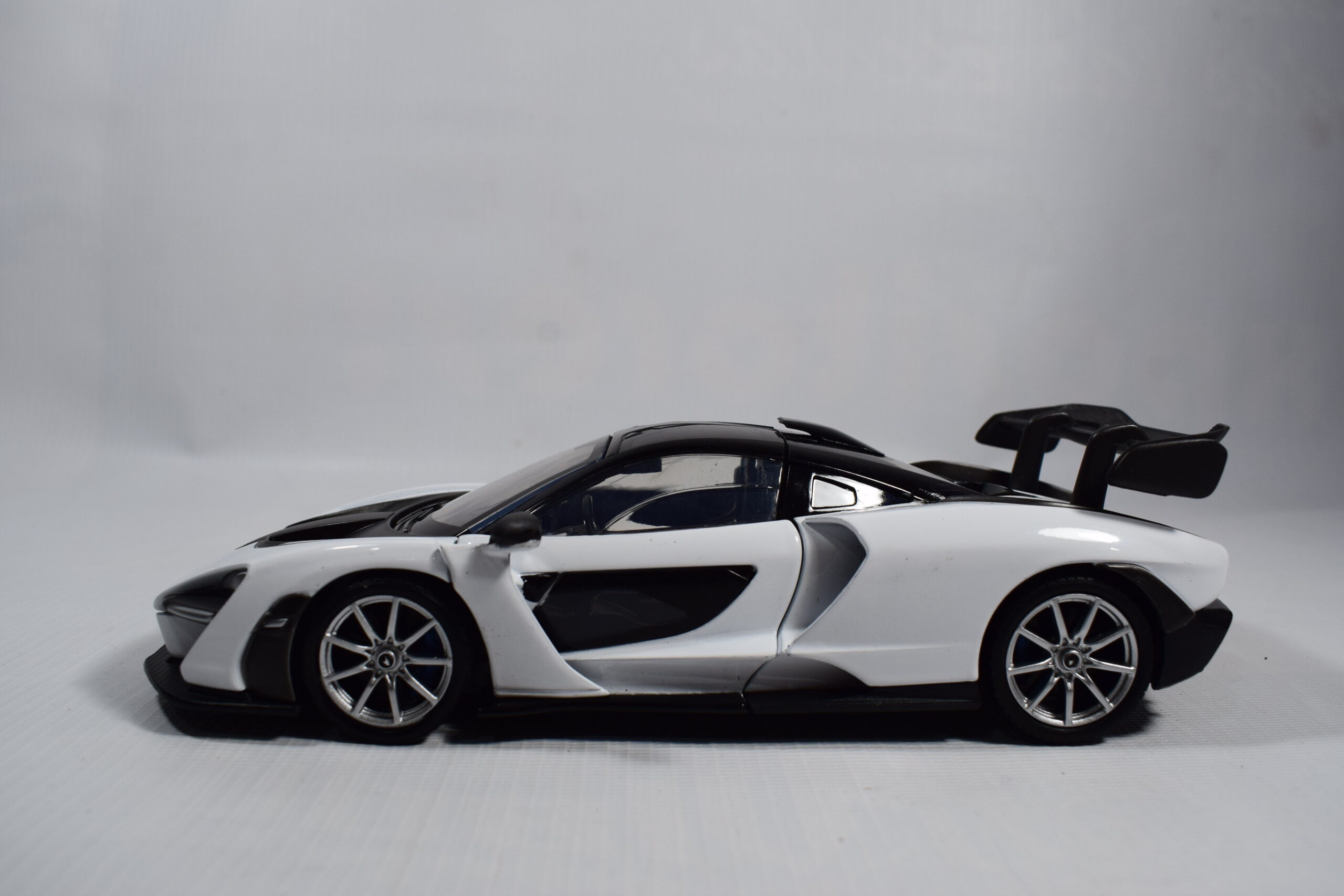 AUTO MCLAREN SENNA - Imagen 3