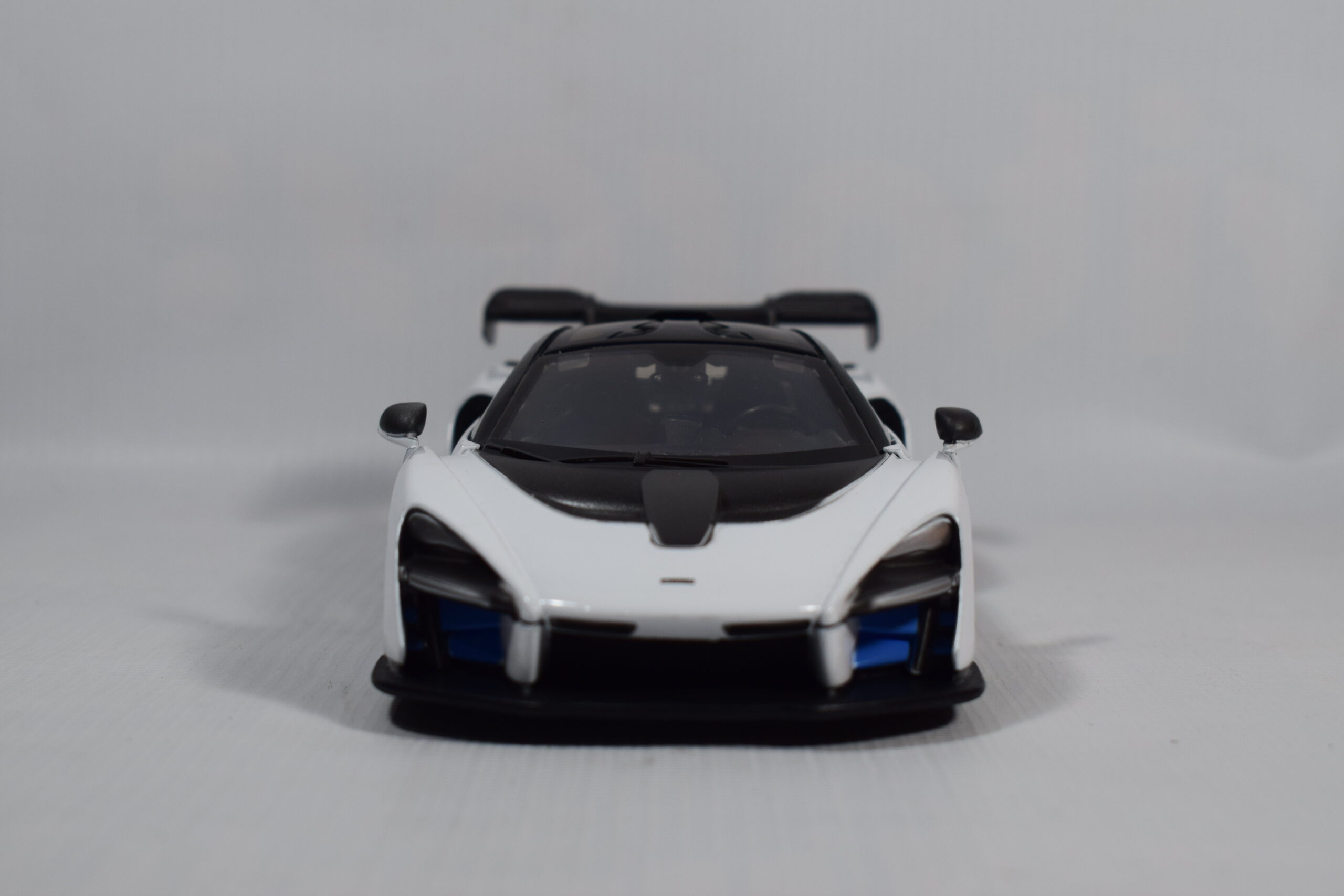 AUTO MCLAREN SENNA - Imagen 4