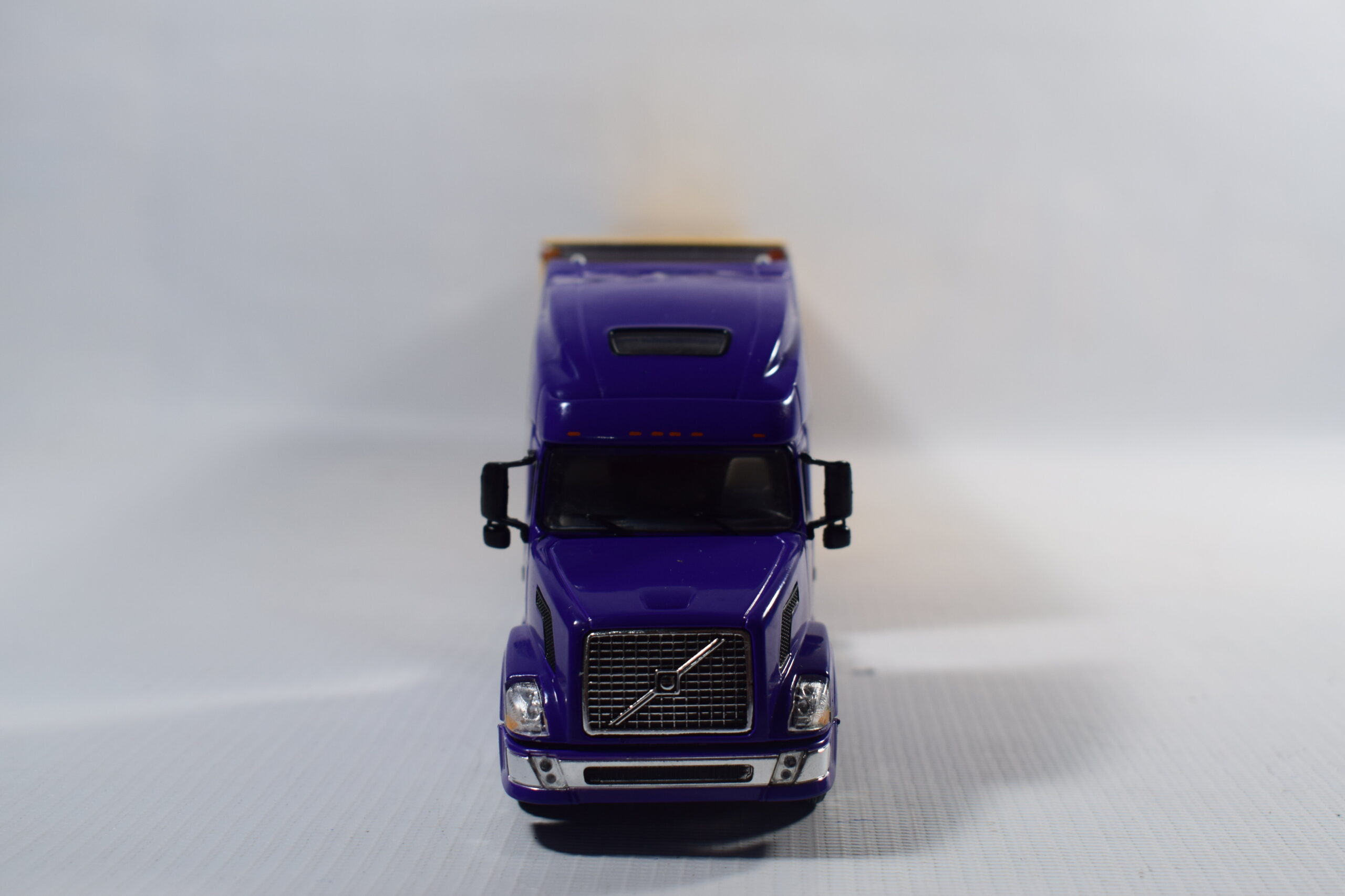 CAMION CONTEINER VOLVO VNL 780 - Imagen 4