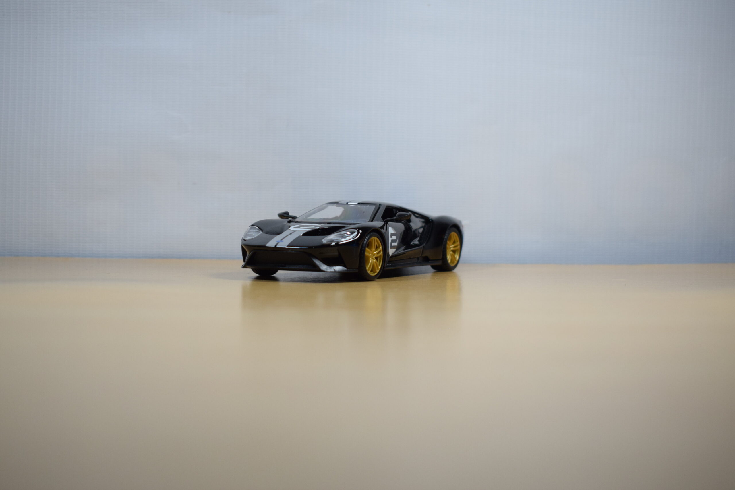 AUTO DE COMPETENCIA FORD GT N°2 2017 - Imagen 3