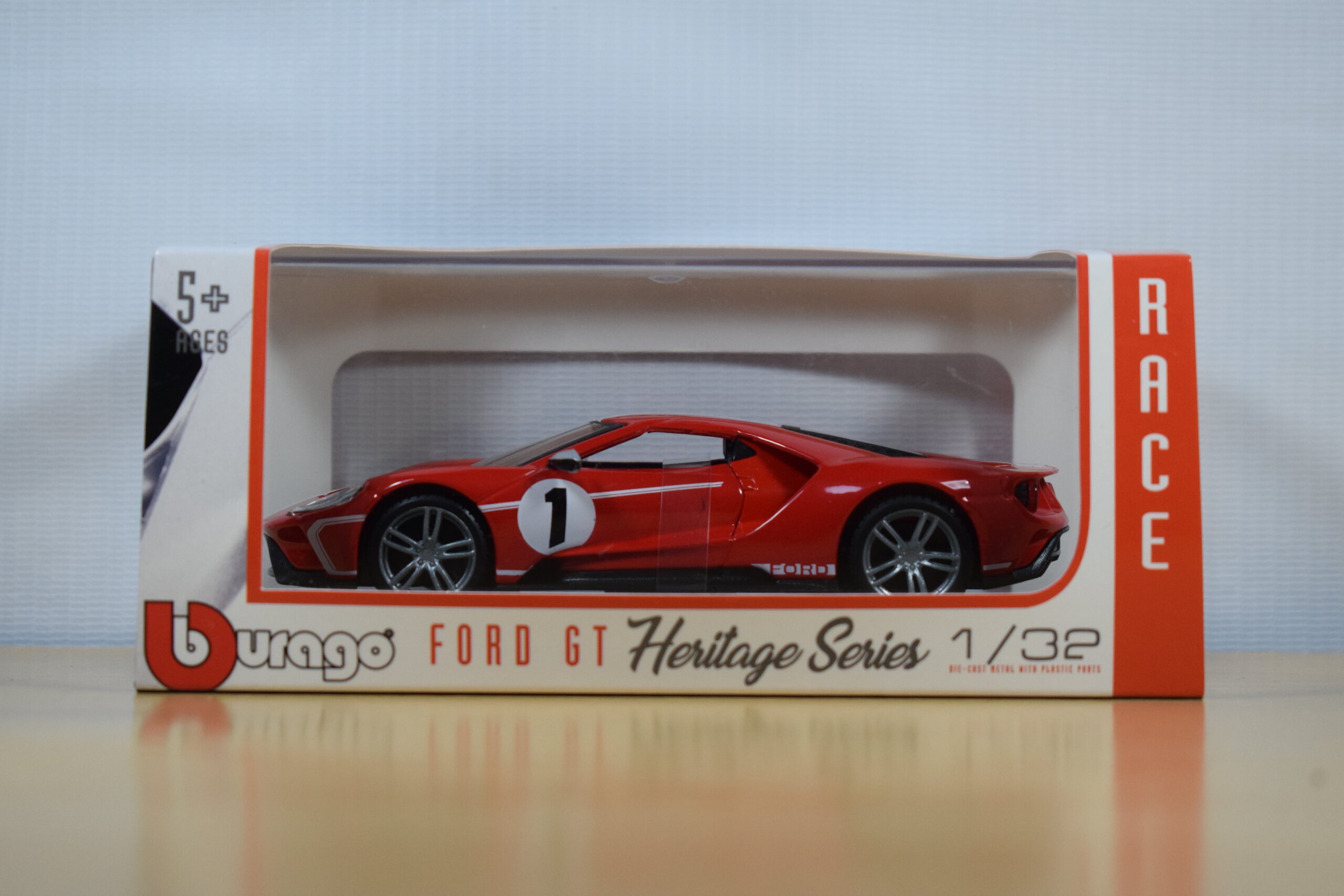 AUTO DE COMPETENCIA FORD GT N°1 2018 - Imagen 2
