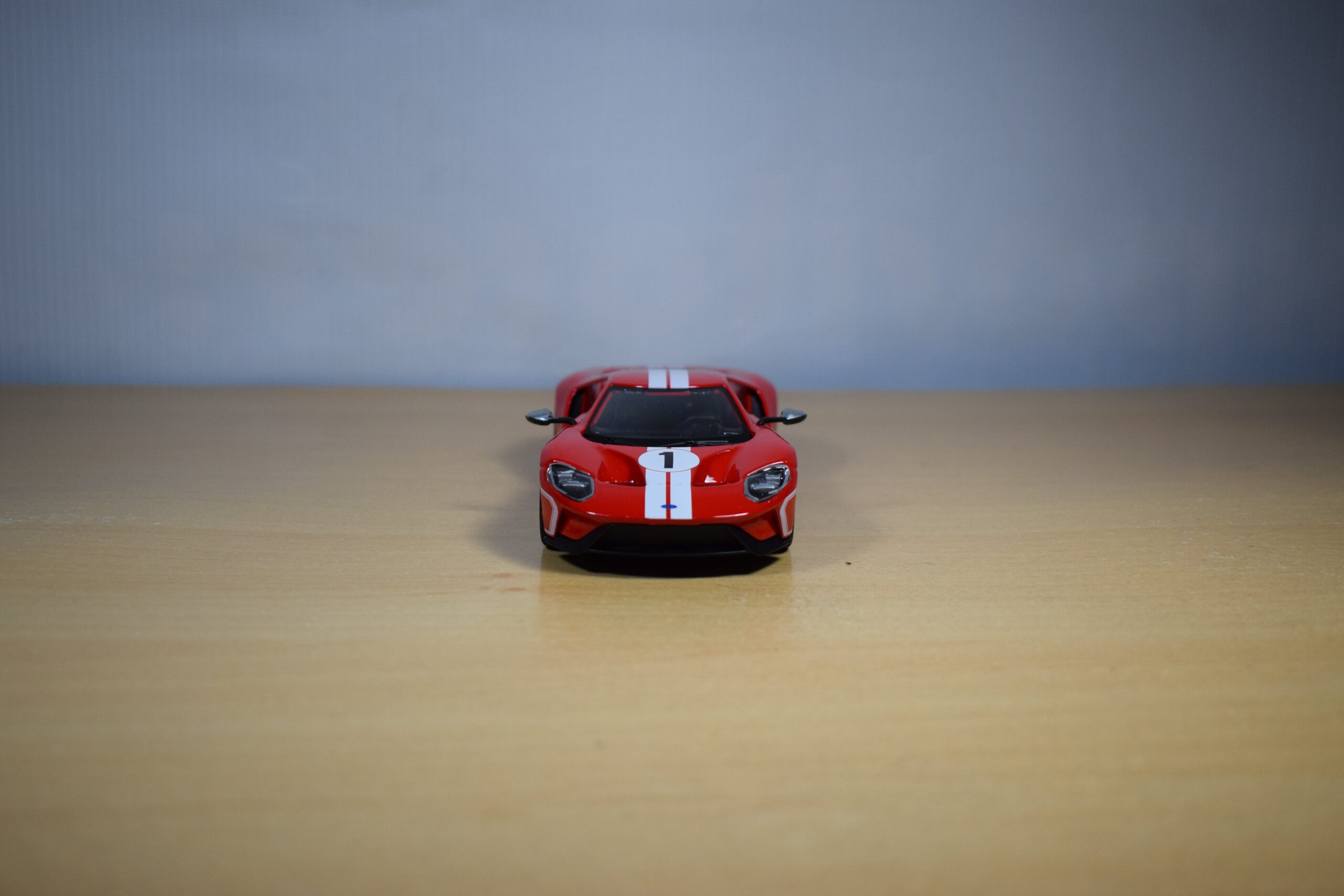 AUTO DE COMPETENCIA FORD GT N°1 2018 - Imagen 4