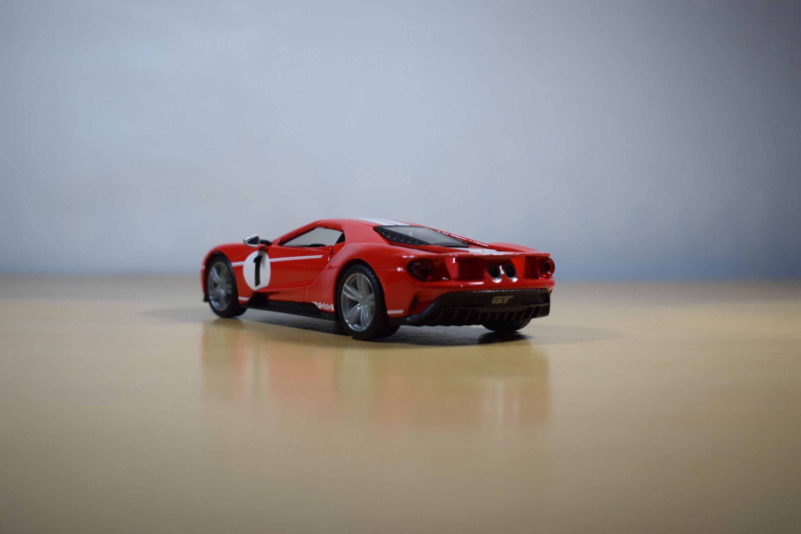 AUTO DE COMPETENCIA FORD GT N°1 2018 - Imagen 5
