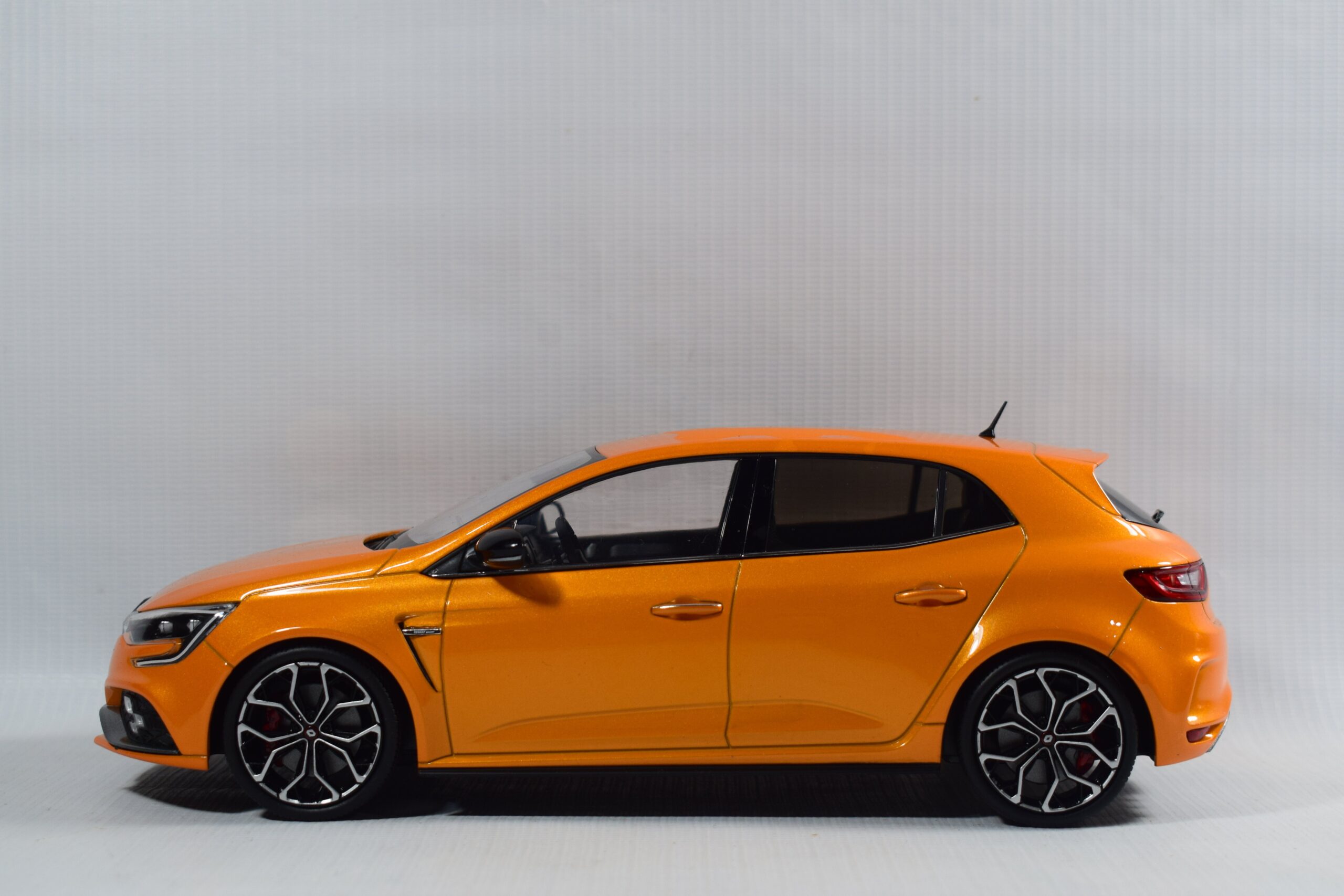 AUTO RENAULT MEGANE RS 2017 - Imagen 3
