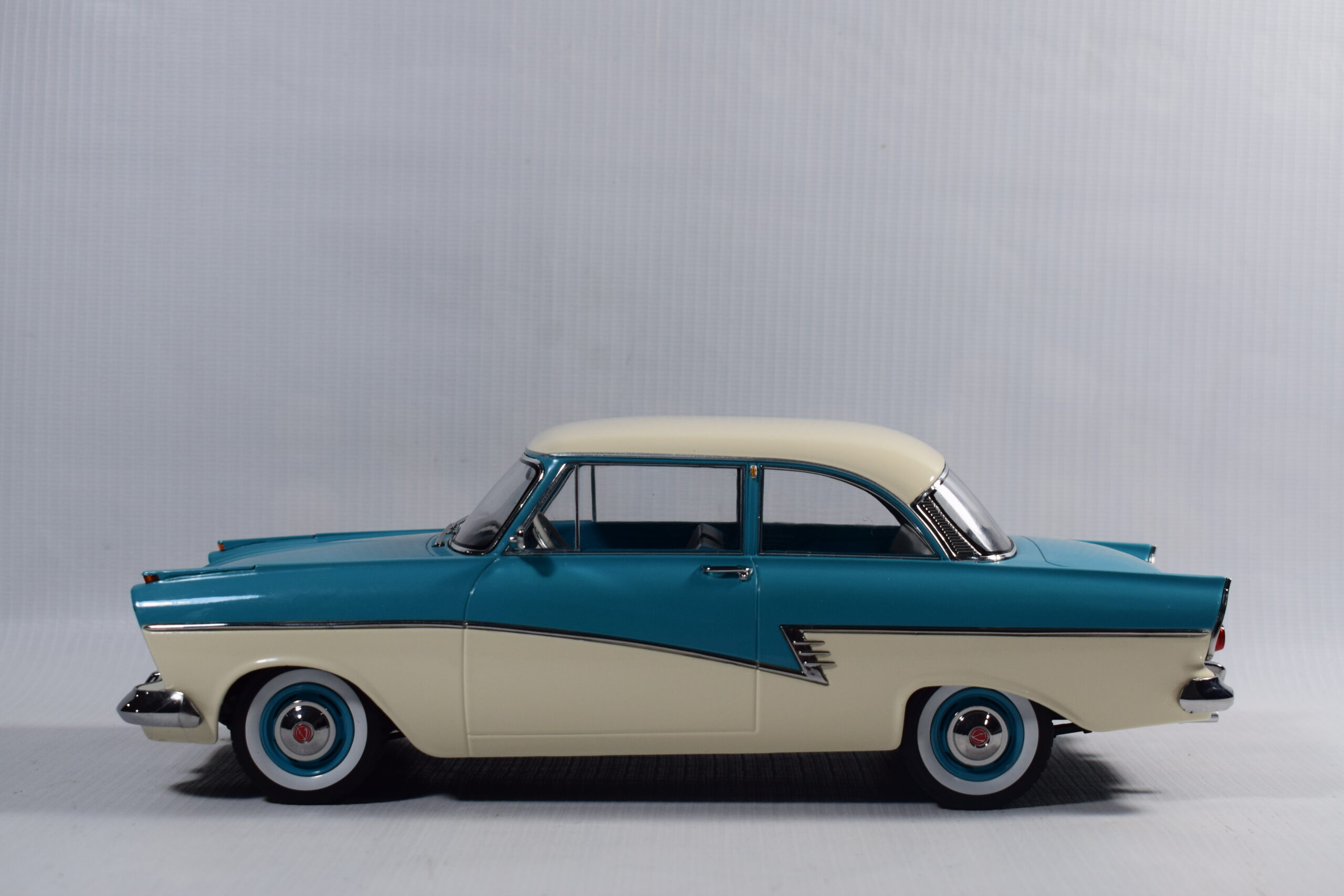 AUTO FORD ENGLAND 17M TAUNUS 1957 - Imagen 2