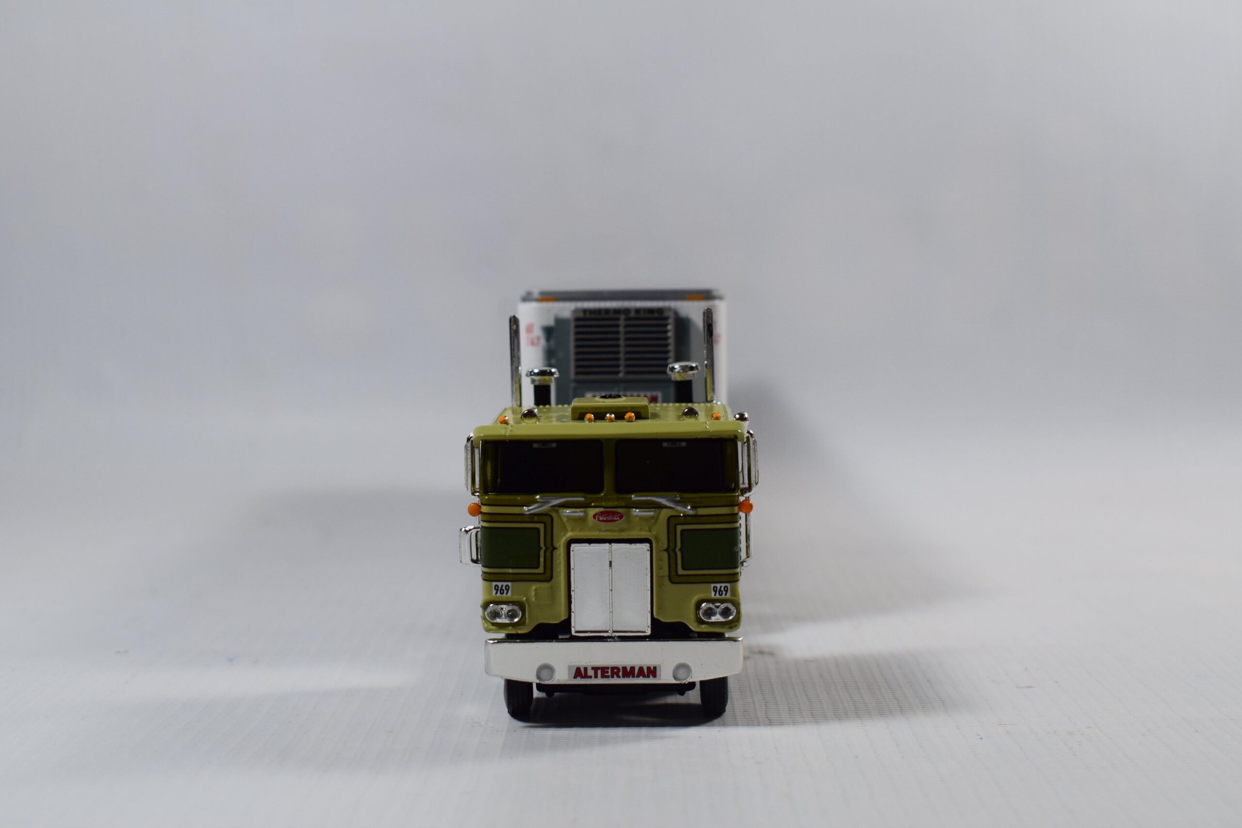 CAMION FRIGORIFICO PETERBILT 352 - Imagen 4