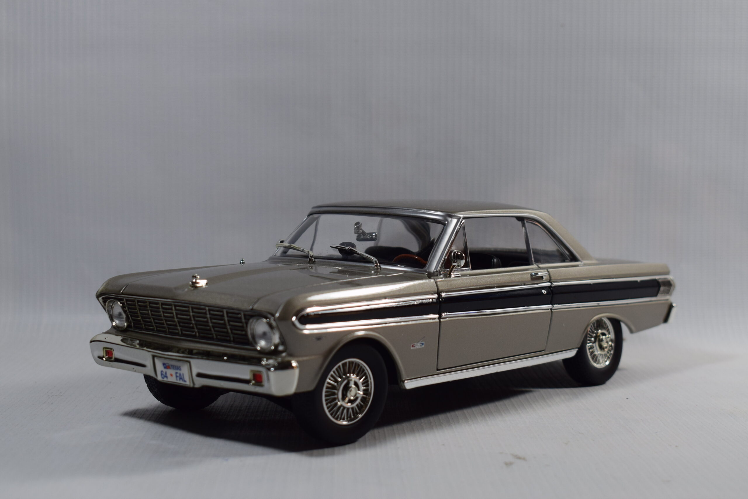 AUTO FORD FALCON 1964
