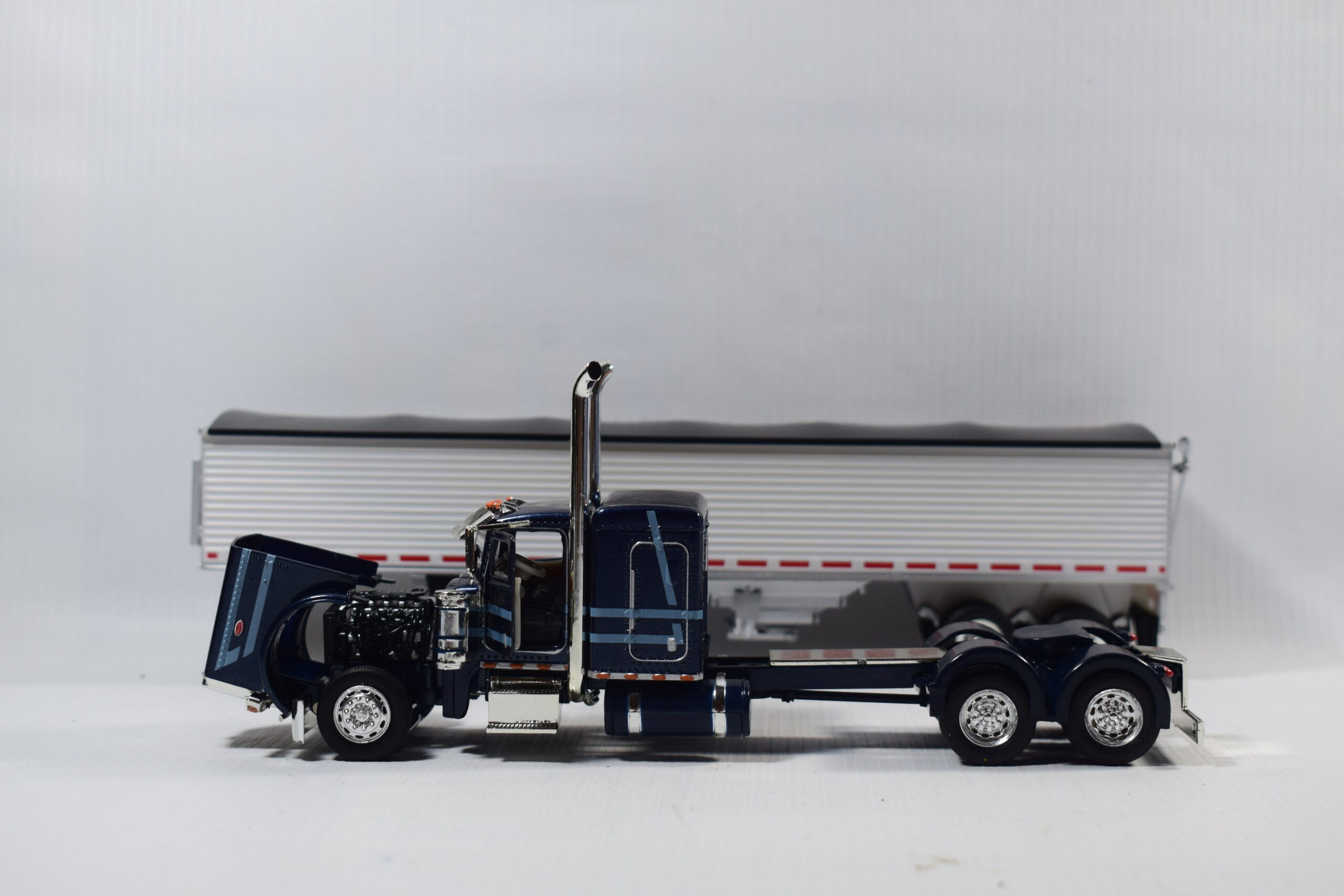 CAMION VOLQUETE BASCULANTE PETERBILT - Imagen 6