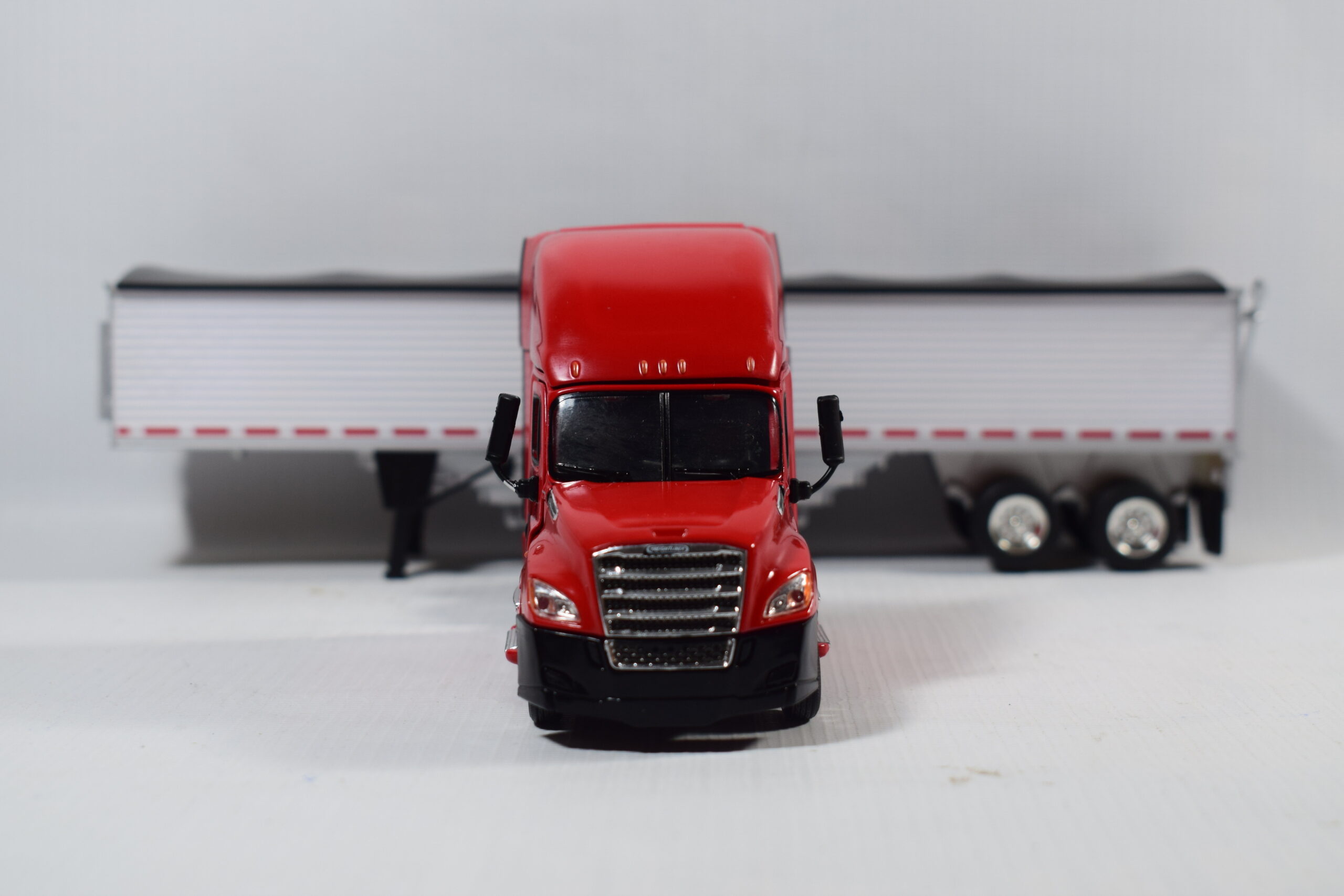 CAMION VOLQUETE BASCULANTE FREIGHTLINER CASCADIA