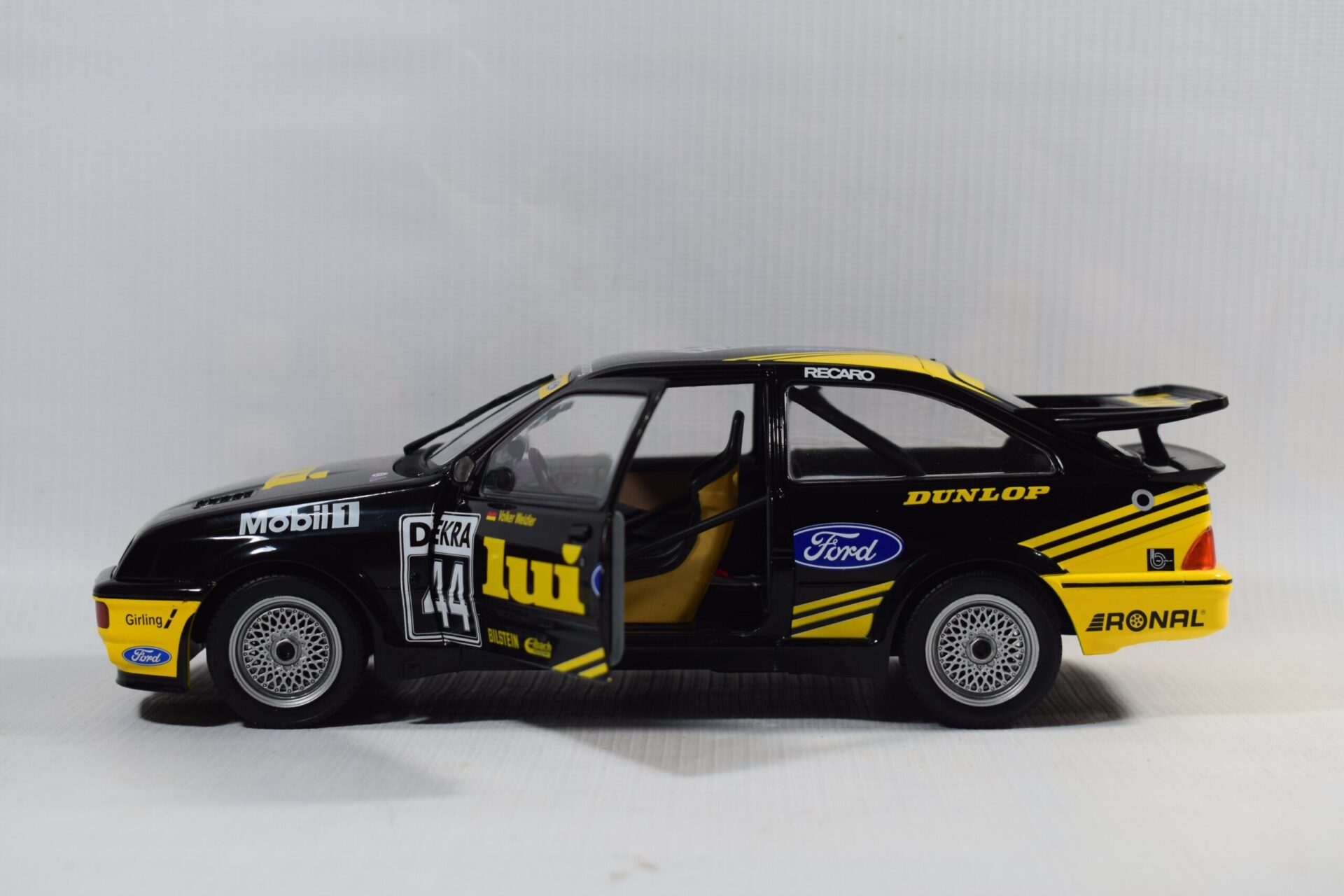 AUTO DE COMPETENCIA FORD SIERRA RS500 1989 - Imagen 6