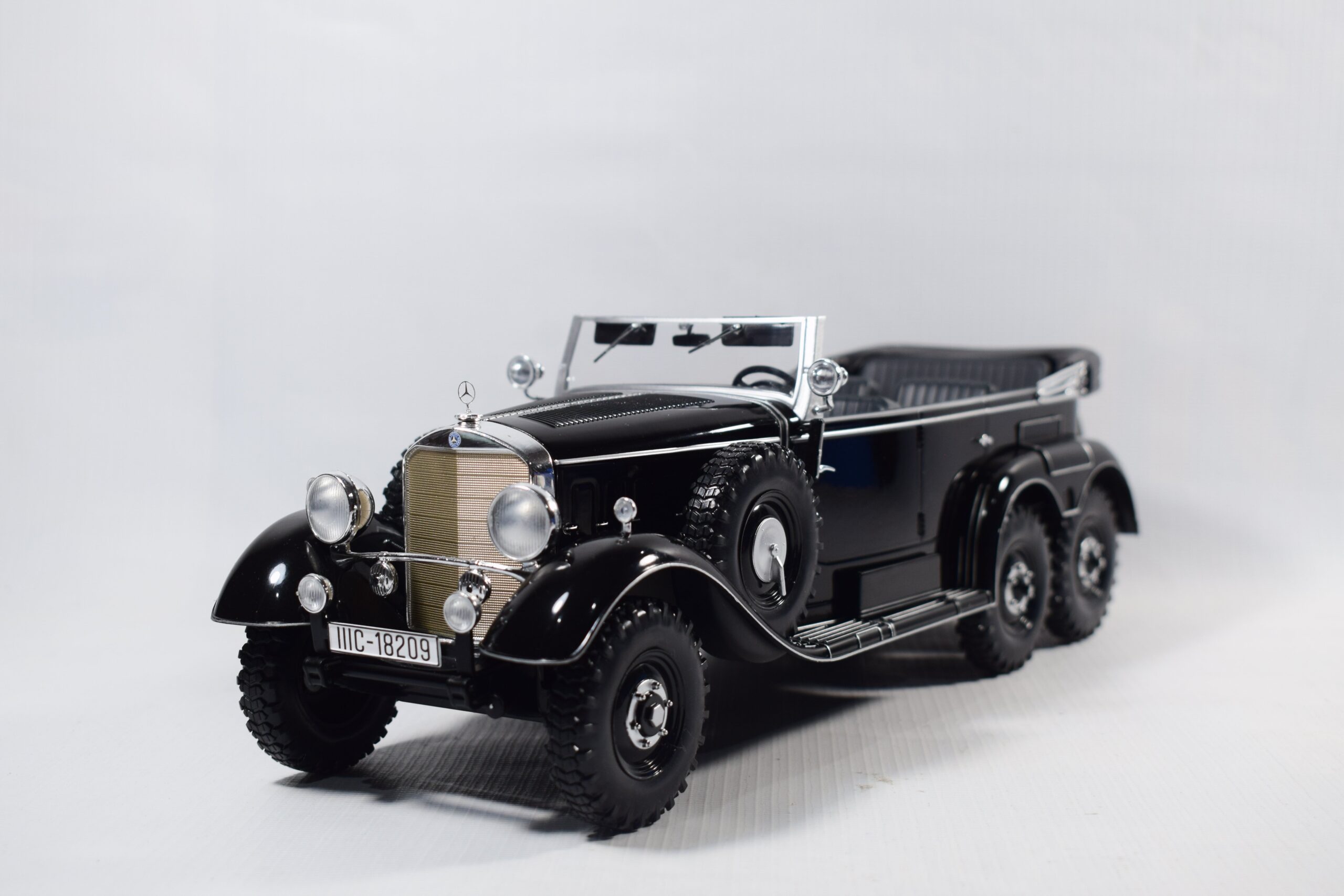 AUTO MERCEDES BENZ G4 (W31) - Imagen 4