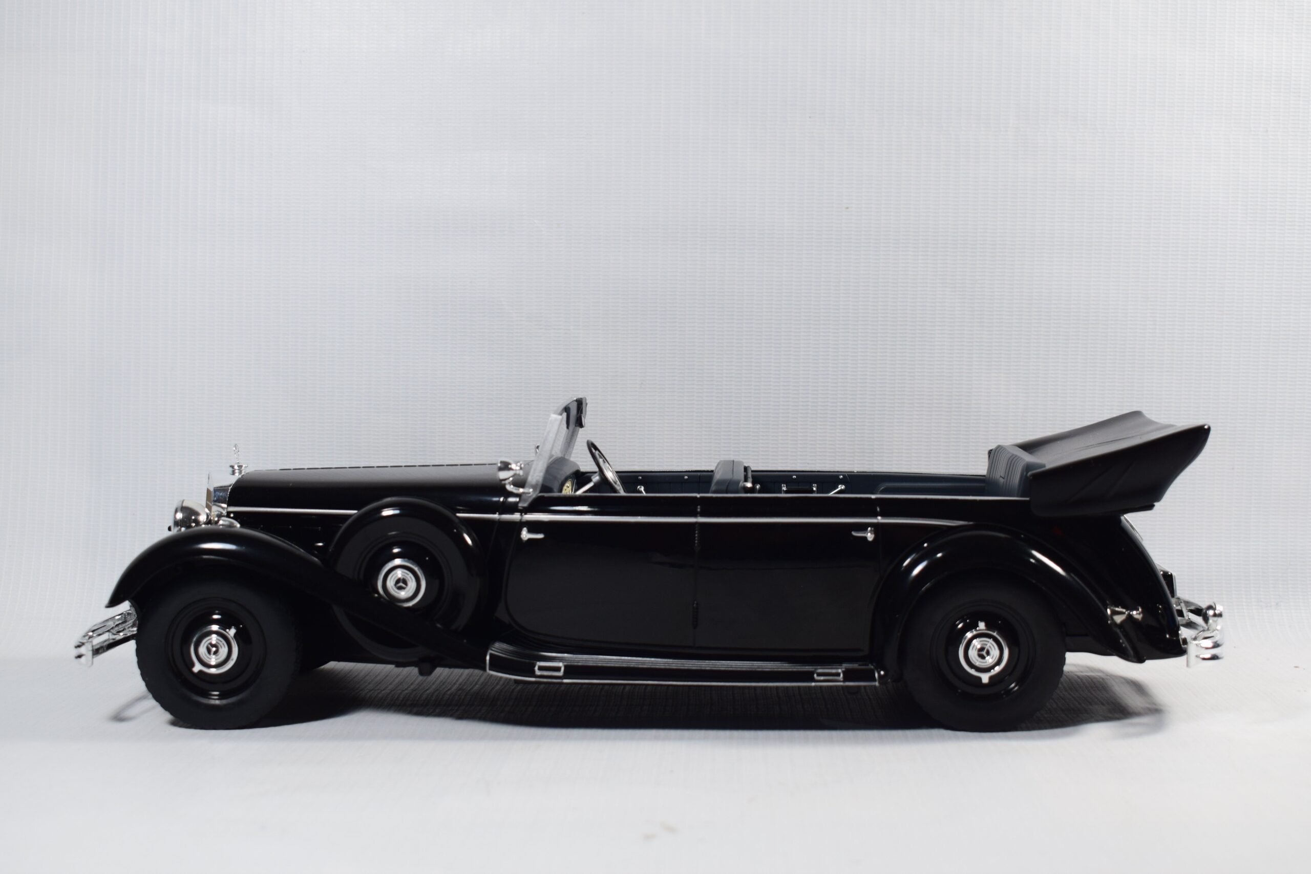 AUTO MERCEDES BENZ 770 (W150) CABRIOLET - Imagen 3