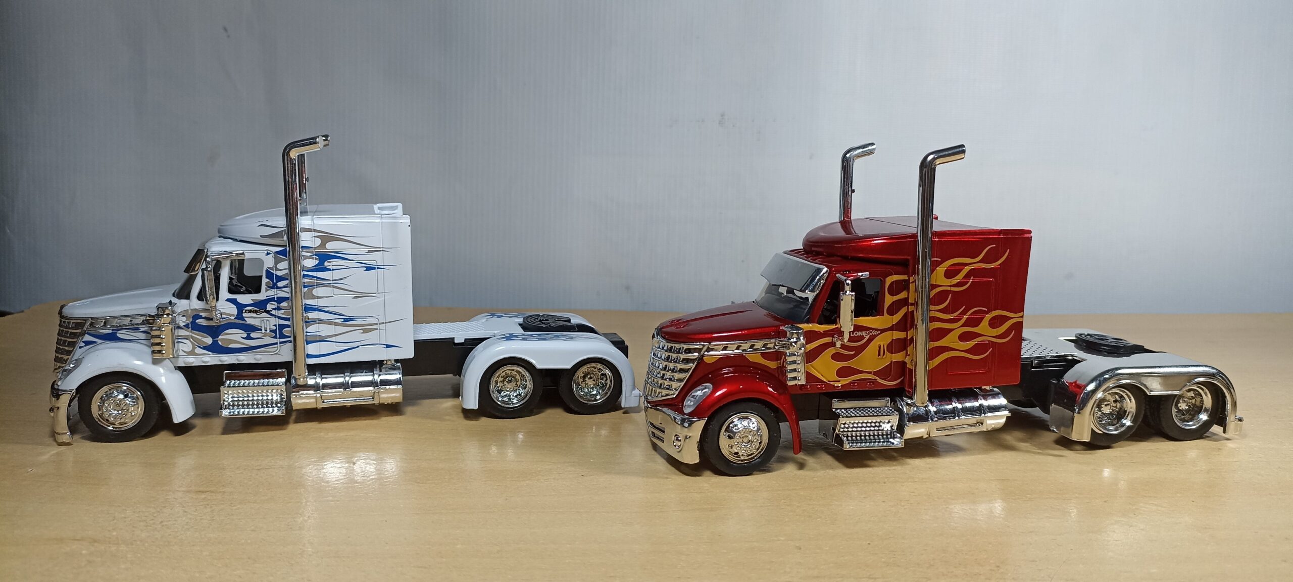 SET DE CABEZAS TRACTORAS INTERNATIONAL LONESTAR Y KENWORTH W900 - Imagen 5