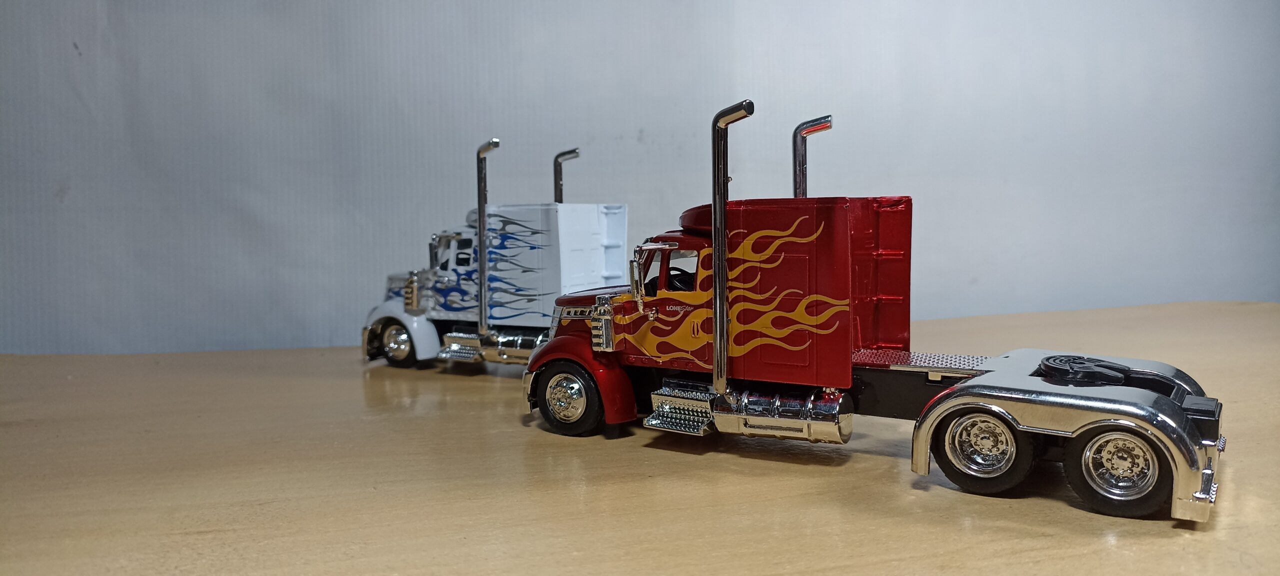 SET DE CABEZAS TRACTORAS INTERNATIONAL LONESTAR Y KENWORTH W900 - Imagen 6