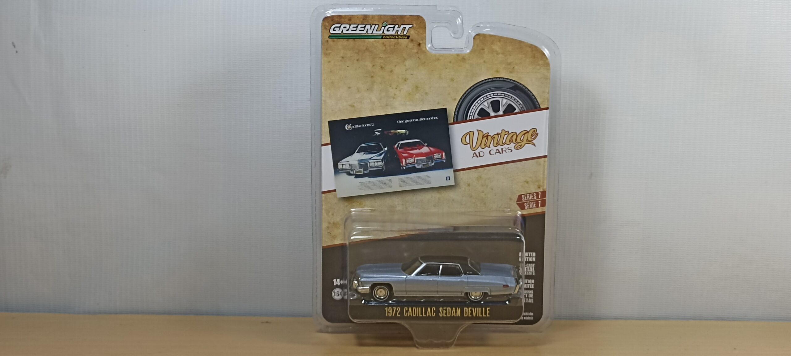 AUTO CADILLAC SEDAN DEVILLE 1972