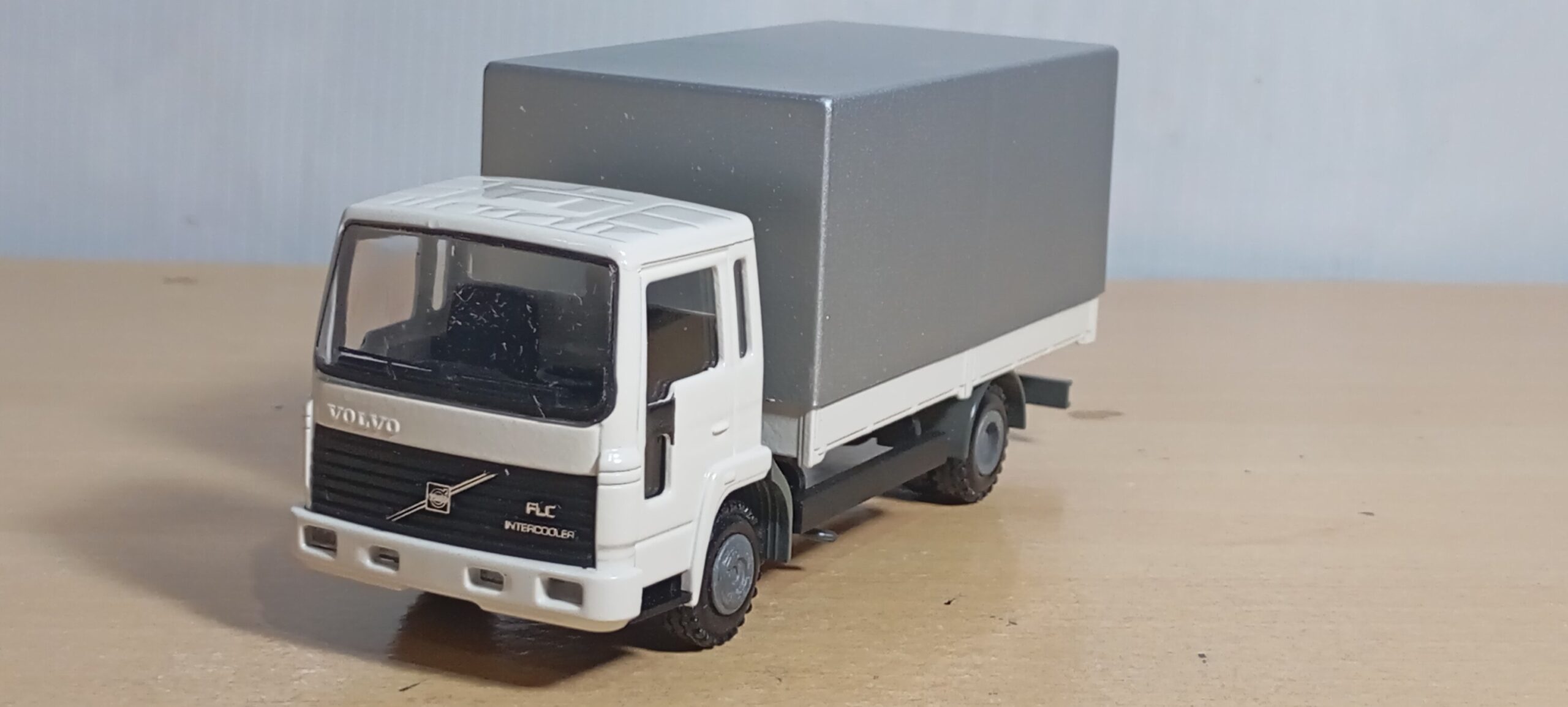 CAMION FURGON VOLVO FLC INTERCOOLER