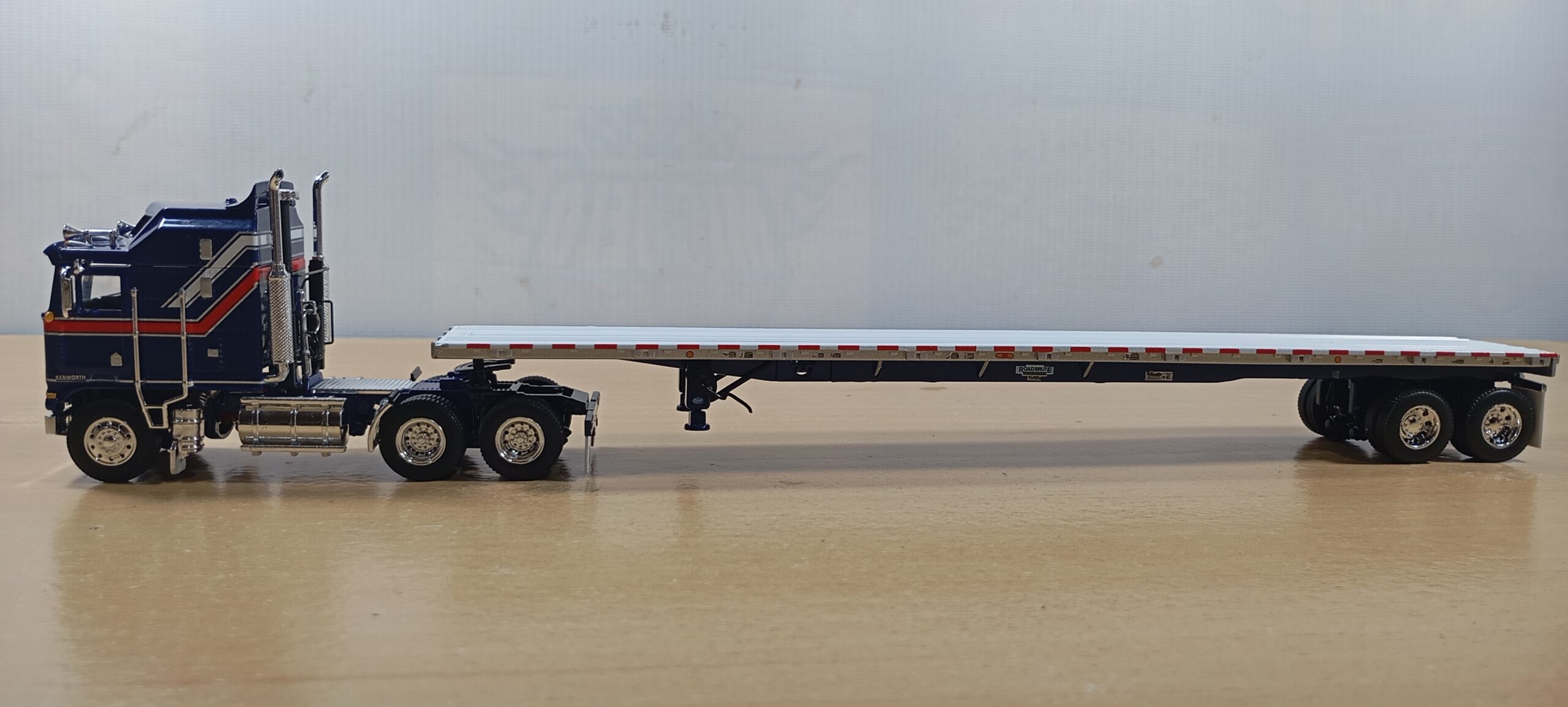 CAMION PLATAFORMA KENWORTH K100 - Imagen 4