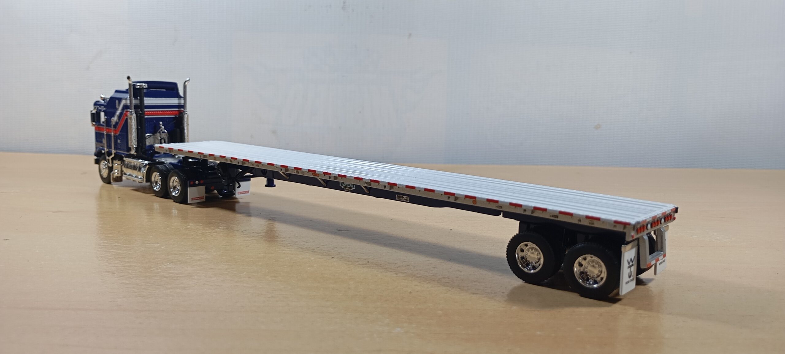 CAMION PLATAFORMA KENWORTH K100 - Imagen 2