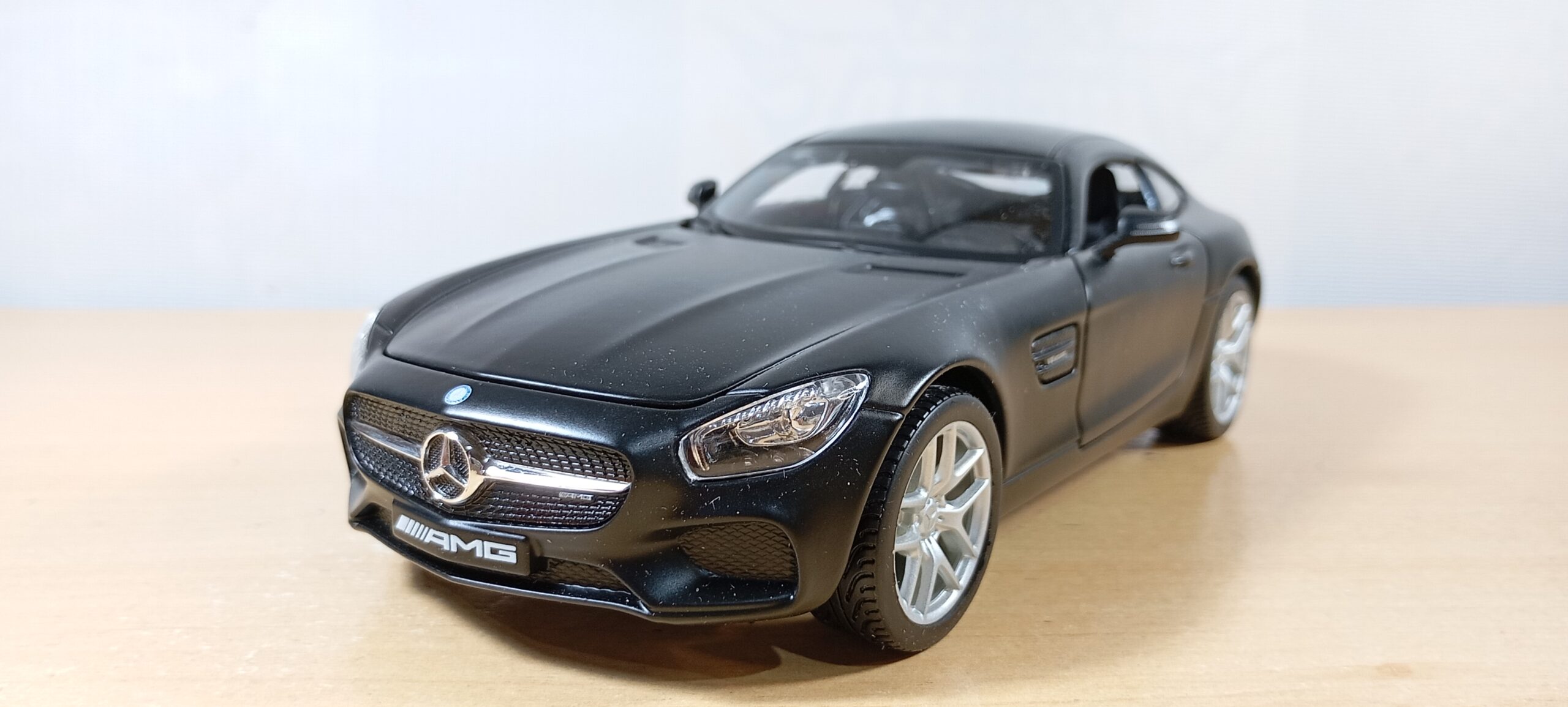 AUTO MERCEDES BENZ AMG GT