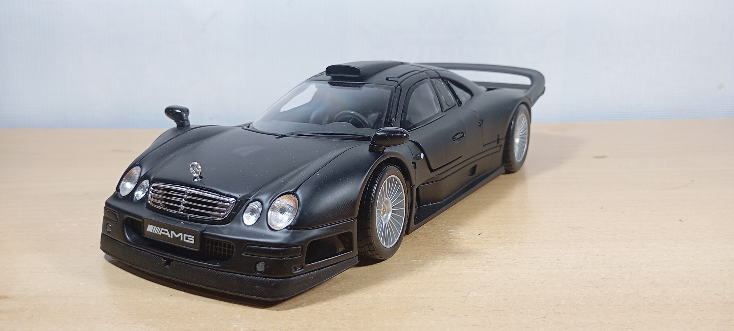AUTO MERCEDES BENZ CLK GTR - Imagen 4