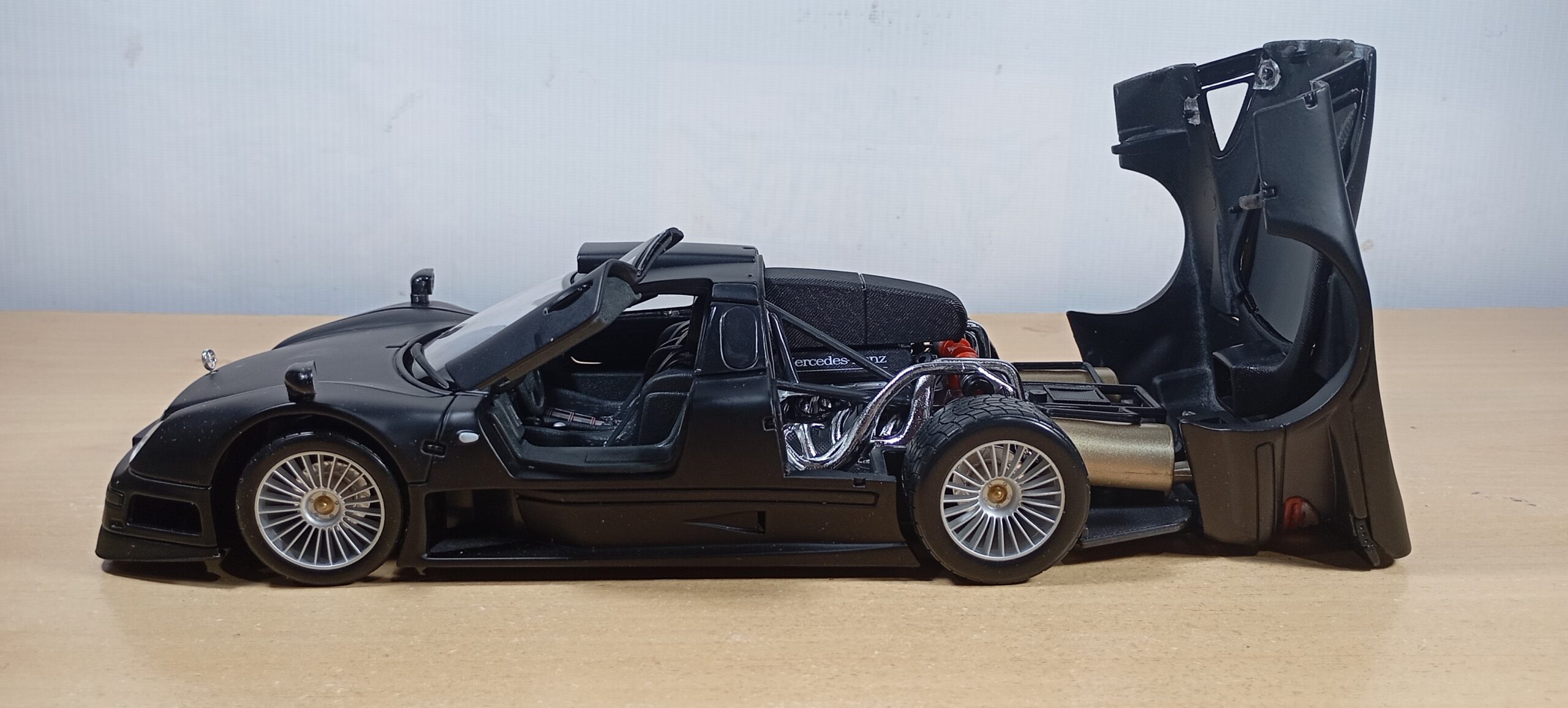 AUTO MERCEDES BENZ CLK GTR