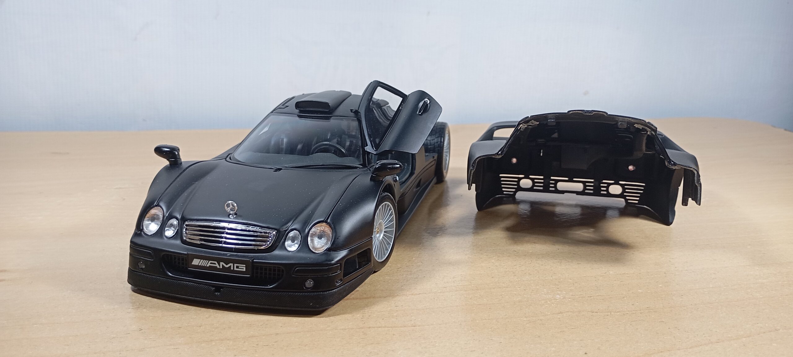AUTO MERCEDES BENZ CLK GTR - Imagen 8