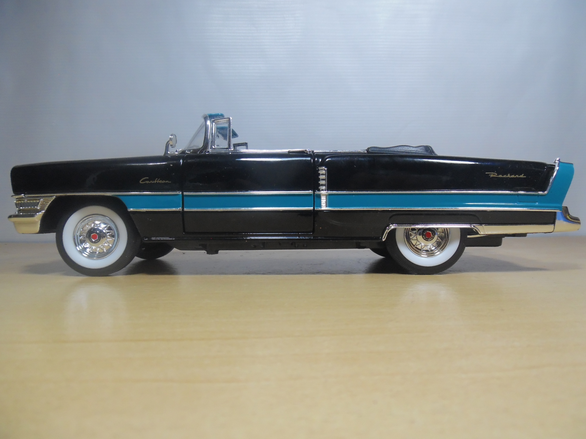 AUTO CLASICO PACKARD CARIBBEAN 1955 - Imagen 3