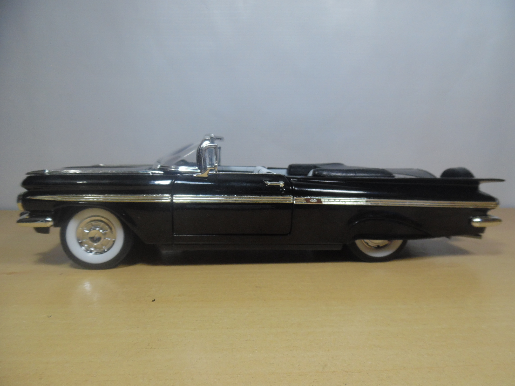 AUTO CHEVROLET IMPALA 1959 CONVERTIBLE - Imagen 3
