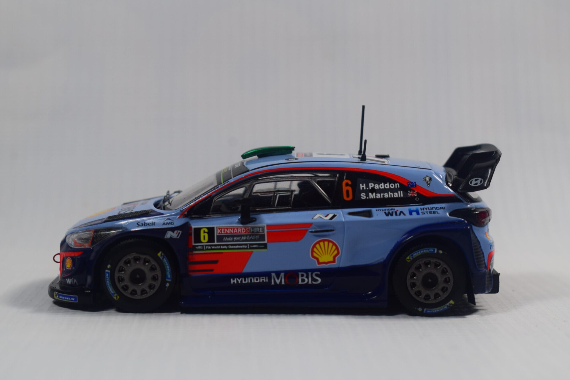 AUTO DE COMPETENCIA HYUNDAI i20 WRC N°6 - Imagen 4