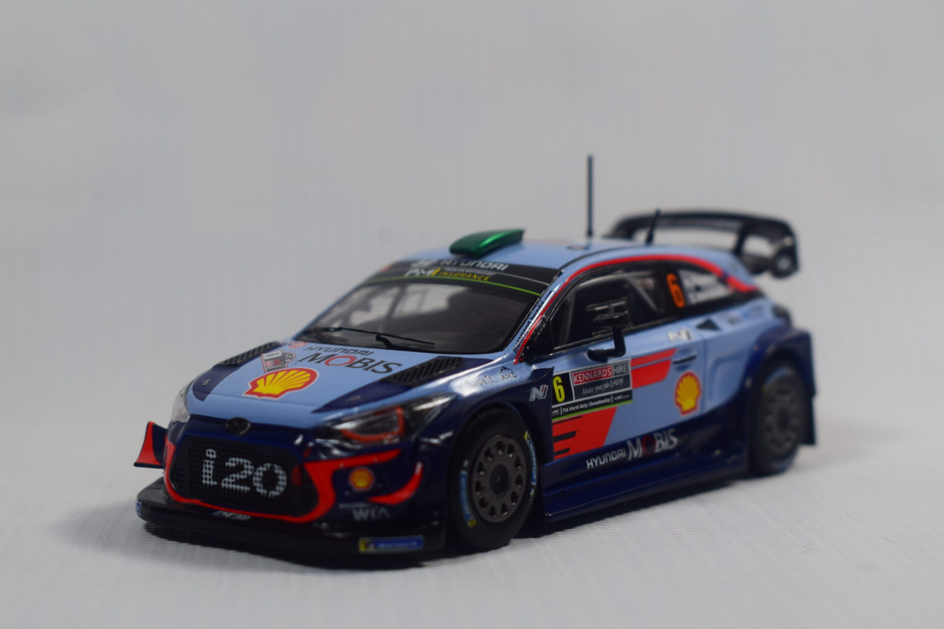 AUTO DE COMPETENCIA HYUNDAI i20 WRC N°6 - Imagen 3